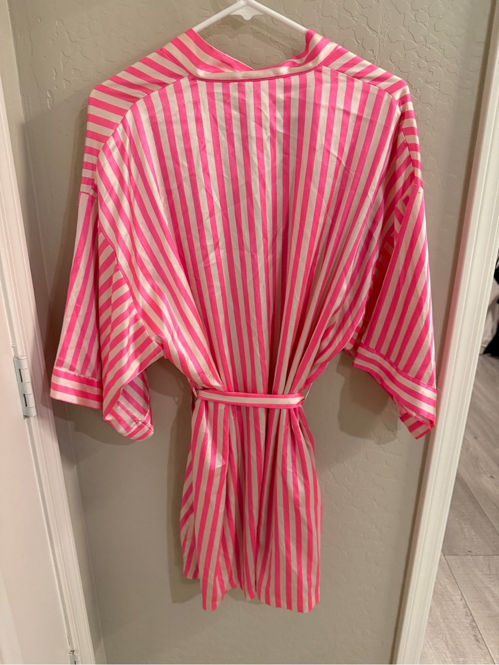 Vintage Victoria Secret Pink Robe M/L - Picture 2 of 3